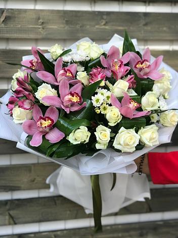 Букет цветов из: Розы и Хризантемы в Ямской