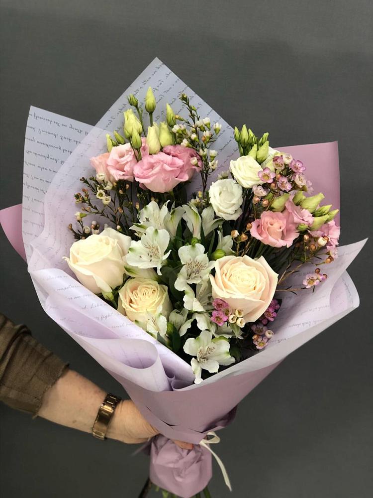 Букет цветов из: Альстромерии, Розы и Лизиантусы в Ямской