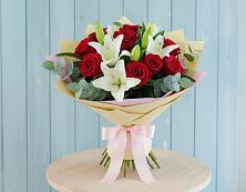 Букет цветов из:  Лилии и Розы в Ямской