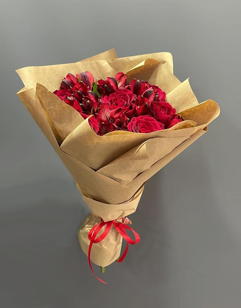 Букет цветов из: Альстромерии и Розы в Ямской