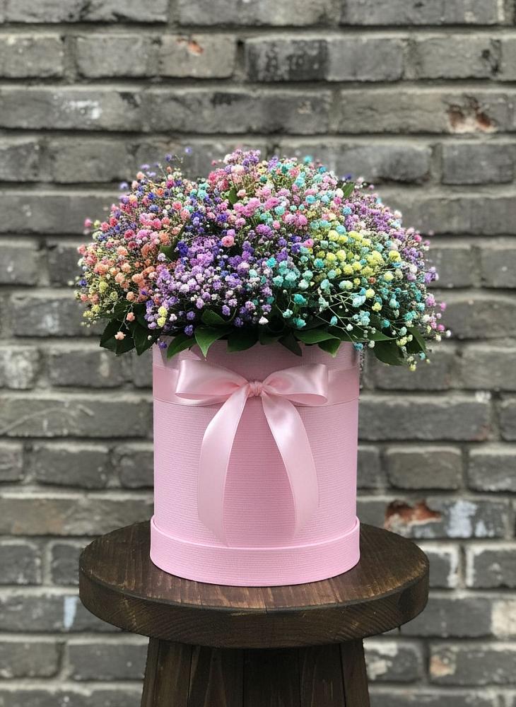 Цветочная композиция из Гипсофила и Розы в шляпной коробке в Ямской
