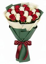 Букет Микс из красных и белых роз в Ямской