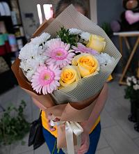 Букет цветов из:  Герберы, Розы и Хризантемы в Ямской