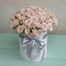 Цветочная композиция из Розы в шляпной коробке в Ямской