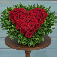 Цветочная композиция из Розы в виде сердца в Ямской