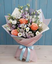 Букет цветов из:  Лизиантусы, Розы, Альстромерии и Гипсофила в Ямской