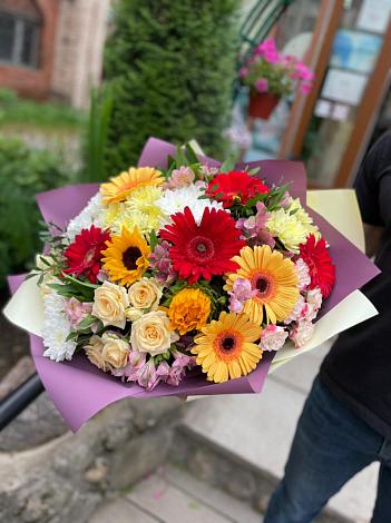 Букет цветов из: Герберы, Ромашки, Хризантемы, Розы и Подсолнухи в Ямской