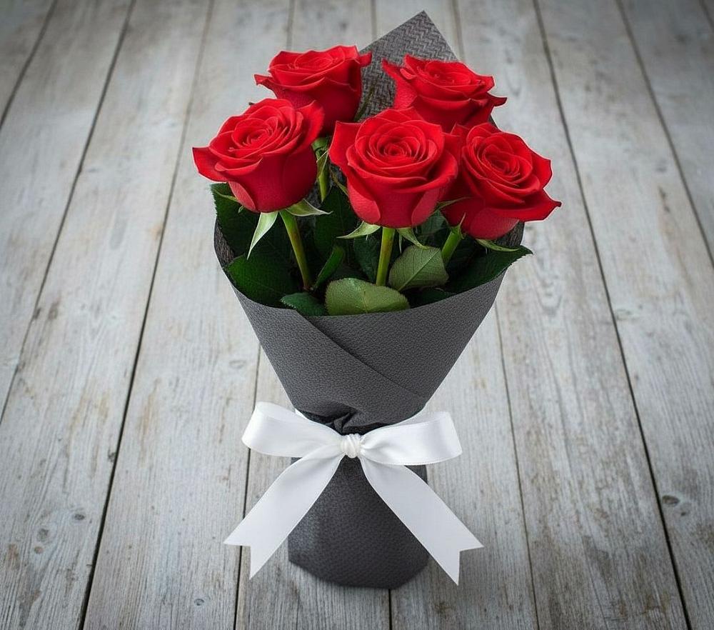 Букет 5 Красных роз Эдлесс Лав в Ямской