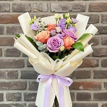 Букет цветов из:  Лизиантусы и Розы в Ямской