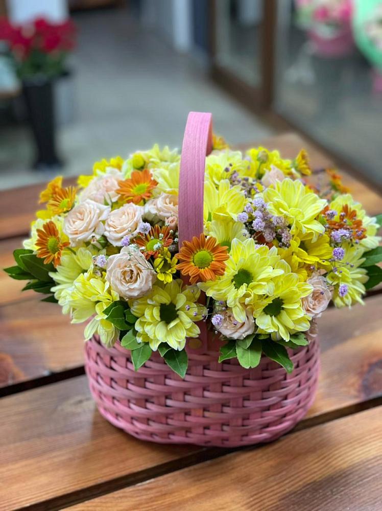 Цветочная композиция из Хризантемы и Розы в корзине в Ямской