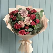 Букет цветов из:  Гвоздики и Розы в Ямской