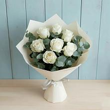 Букет Белые розы в Эвкалипте в Ямской