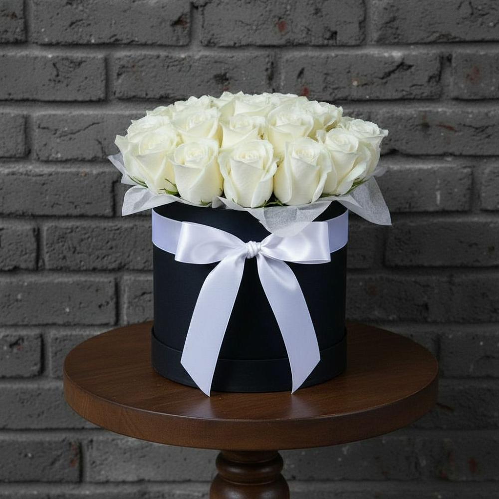 Цветочная композиция из Розы в шляпной коробке в Ямской