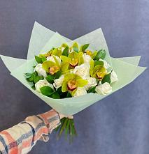 Букет цветов из:  Орхидеи и Розы в Ямской