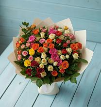 Букет Микс из разноцветных кустовых роз в Ямской