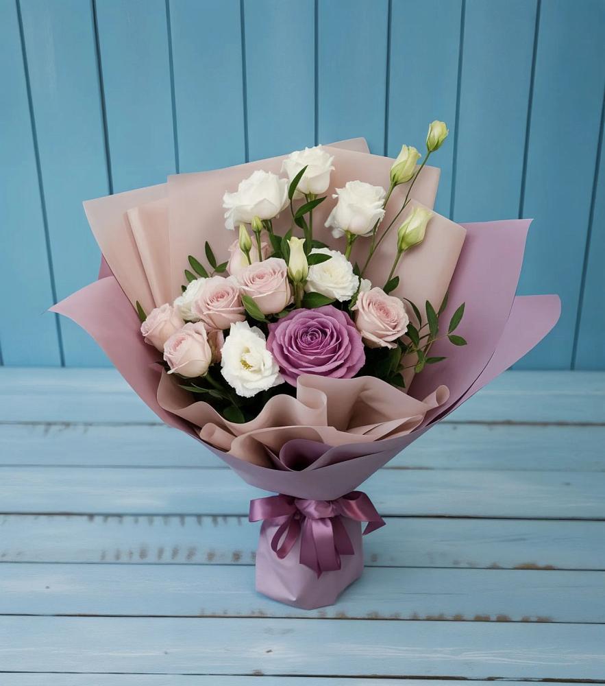 Букет цветов из: Розы и Лизиантусы в Ямской