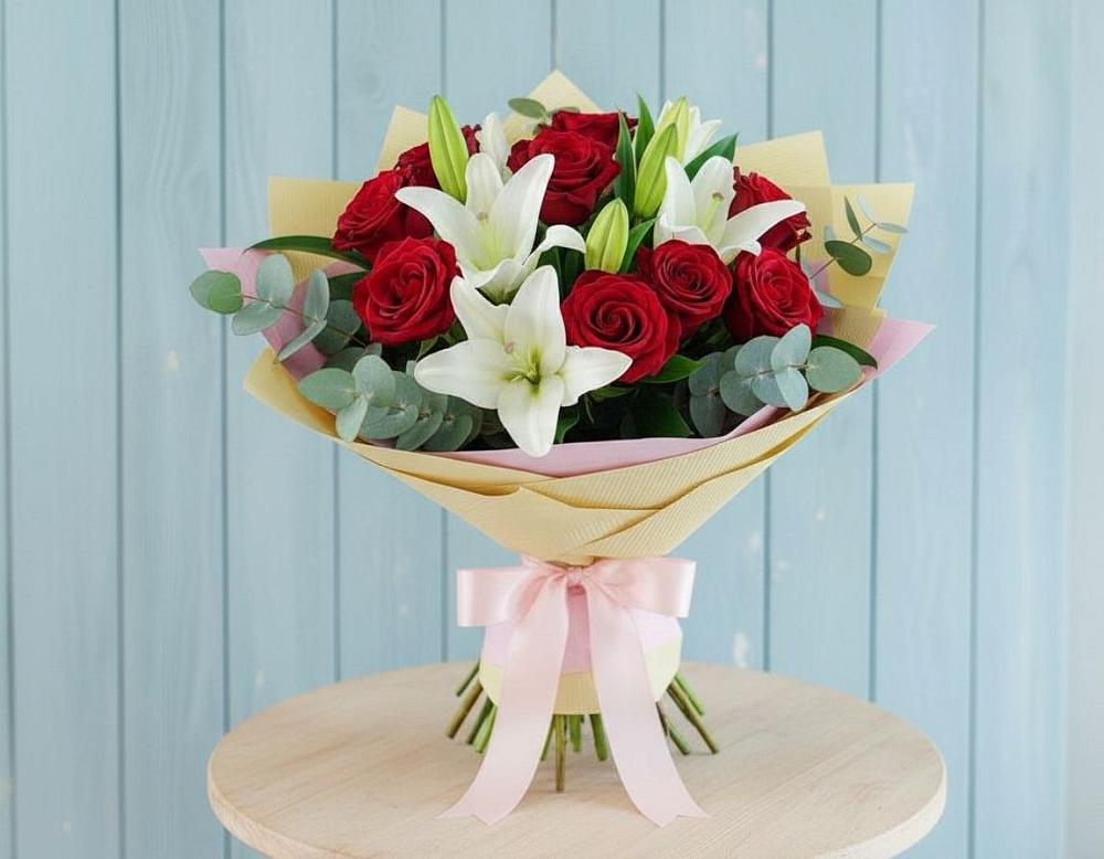 Букет цветов из: Лилии и Розы в Ямской